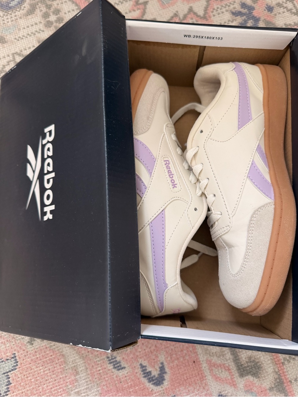 Reebok Men’s Cream & Lavender Low-Top Sneakers size 5 but could fit 6